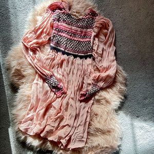 Breathable woven pink dress